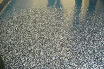 How to pave the ground with quartz sand?