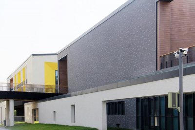 What should be paid attention to in travertine exterior wall decoration?