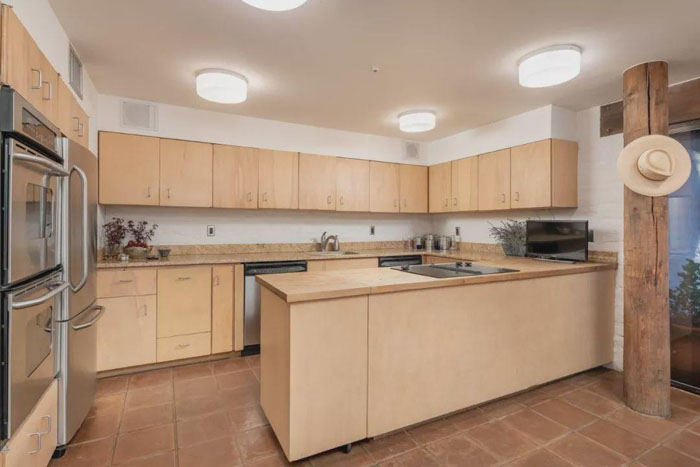 1-21050PU94Cb 花岗岩台面厚度通常几多?